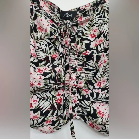 Milk & Honey NWT Chic Floral Cropped Shirt Blouse in Black and Pink Size Large - Picture 4 of 9